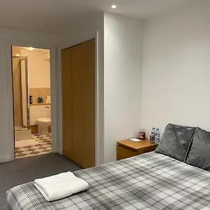 https://the-shore-tower-place.edinburghhotelsuk.org